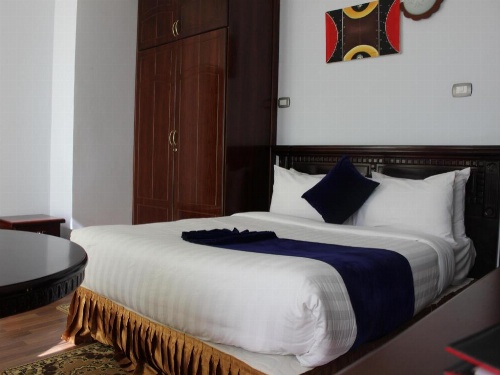 Oasis Apartment Hotel image 11