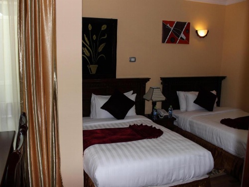 Oasis Apartment Hotel image 25