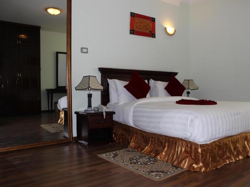 Oasis Apartment Hotel image 32