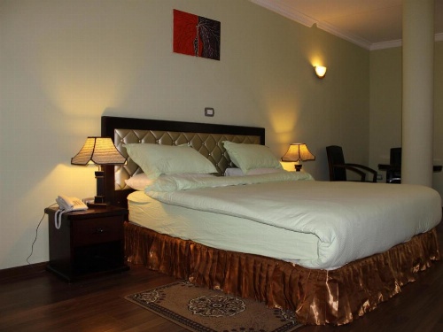 Oasis Apartment Hotel image 8