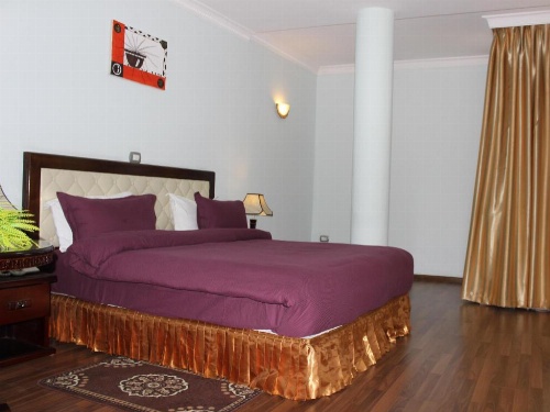 Oasis Apartment Hotel image 9